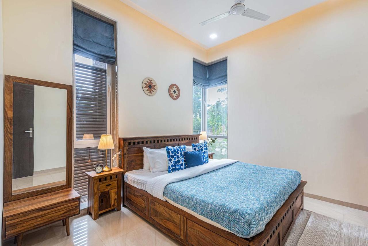 Sierra Skies: Mountain-View Villa with Rooftop Pool & Gym Lonavala Exterior photo